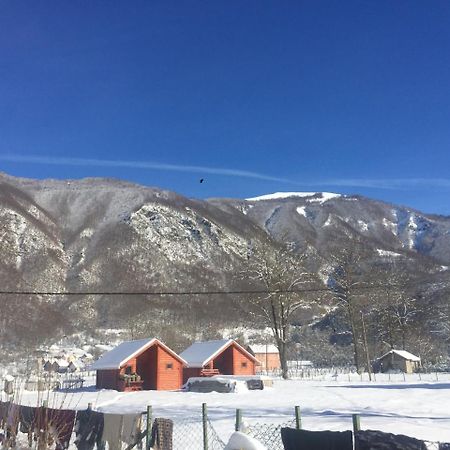 Bungalows-Oaza Vusanje Bagian luar foto