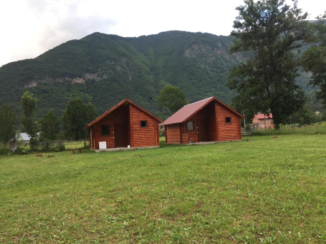 Bungalows-Oaza Vusanje Bagian luar foto
