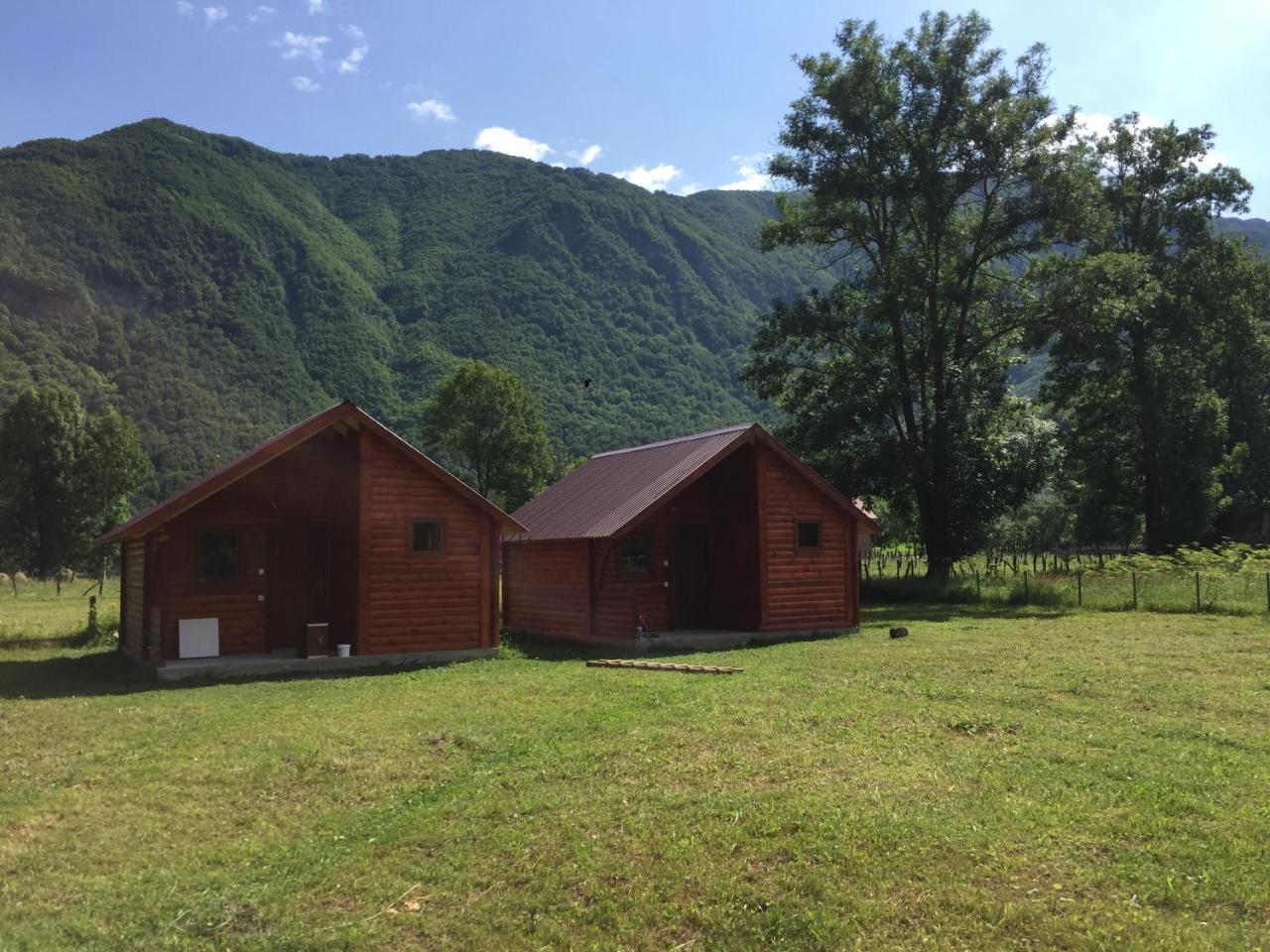 Bungalows-Oaza Vusanje Bagian luar foto