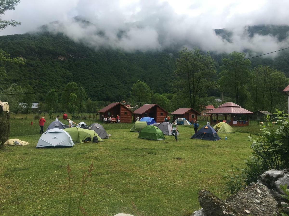 Bungalows-Oaza Vusanje Bagian luar foto